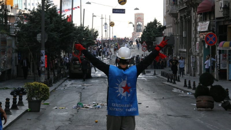 To win Taksim with united struggle